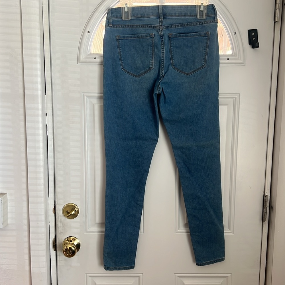 Old Navy Super Skinny Light Wash Jean 6 Long - Picture 3 of 4